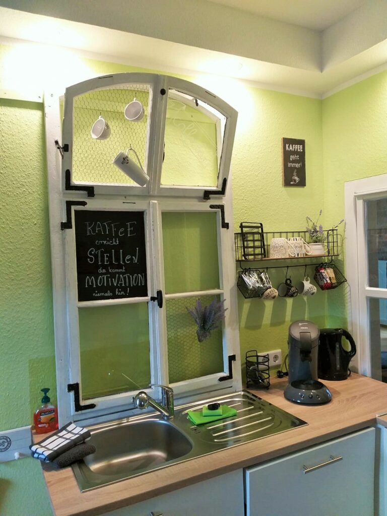 Zella-Mehlis Ferienwohnung FLAIR Wohnküche mit Kaffee-Ecke
