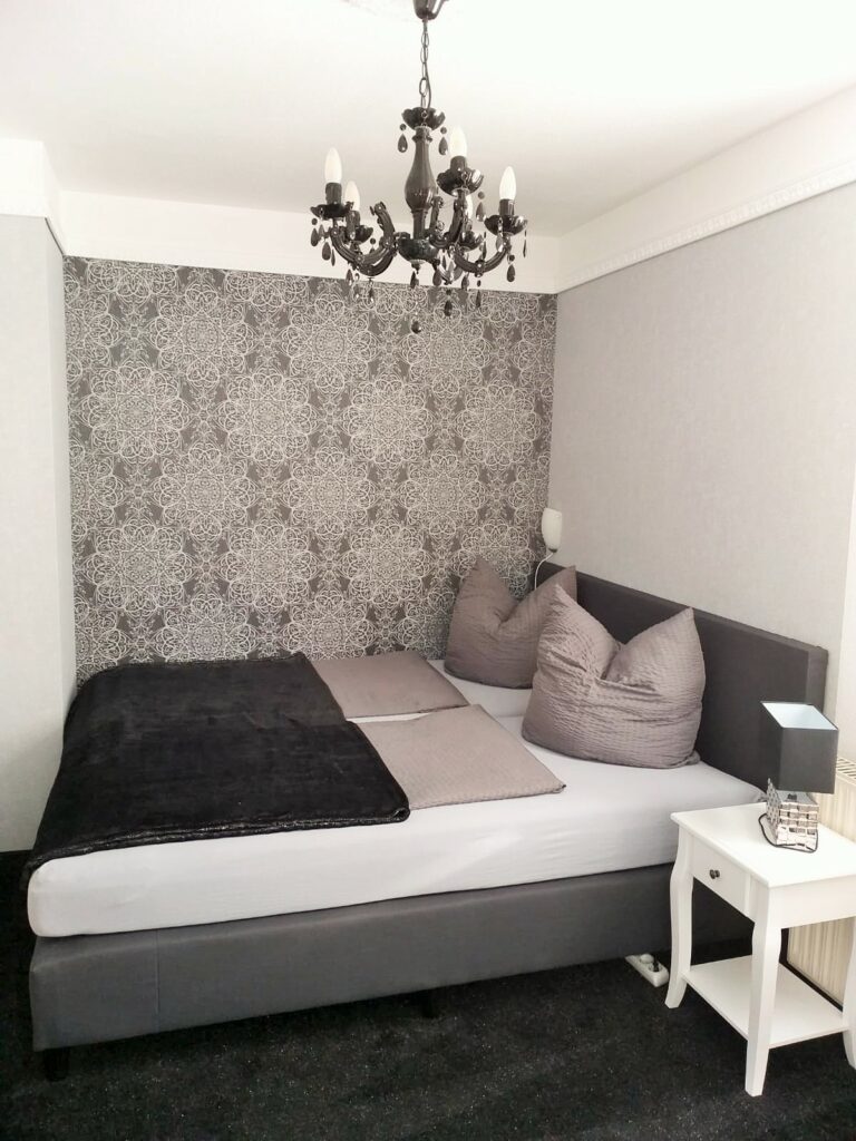 Zella-Mehlis Ferienwohnung FLAIR Schlafzimmer