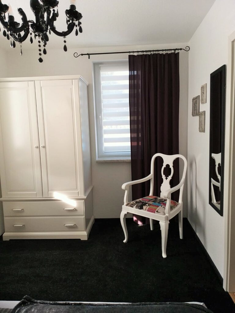 Zella-Mehlis Ferienwohnung FLAIR Schlafzimmer